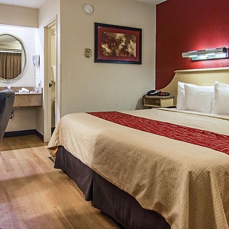 Red Roof Inn Detroit/Southfield Esterno foto